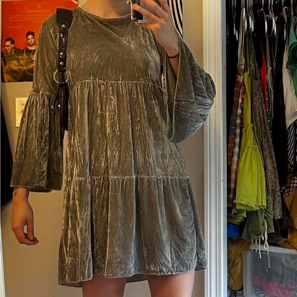 Elegant Velvet Dress in Silver